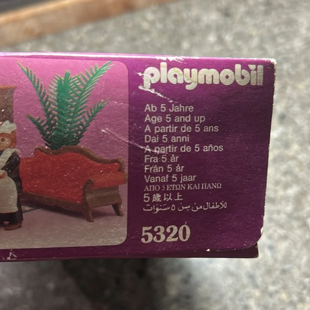 Playmobil never opened